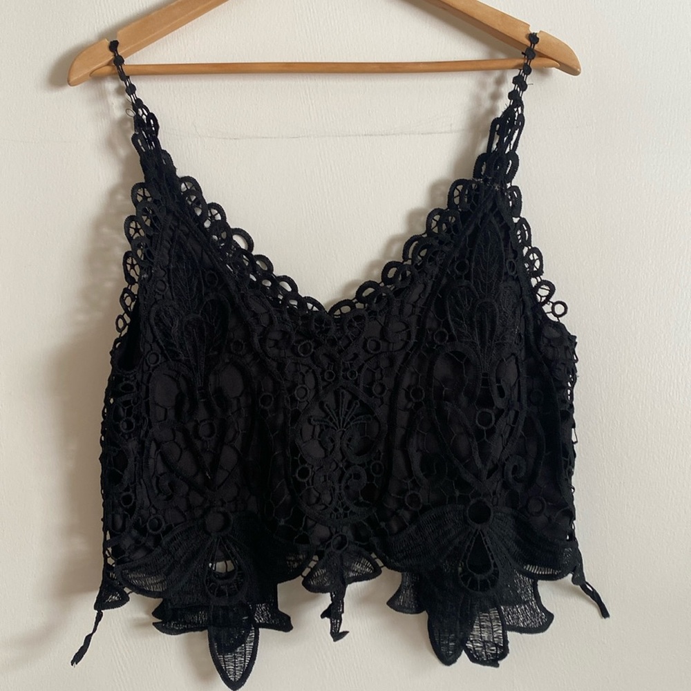 Blue Ivy size M lace tank in black